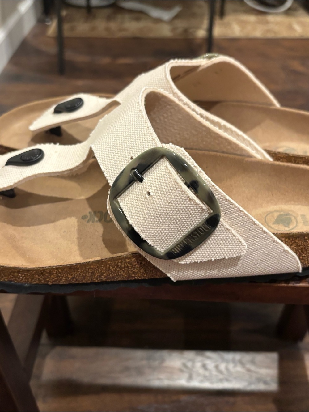 Birkenstock White Canvas Gizeh Thong Sandals size 41. Worn twice - Picture 2 of 8